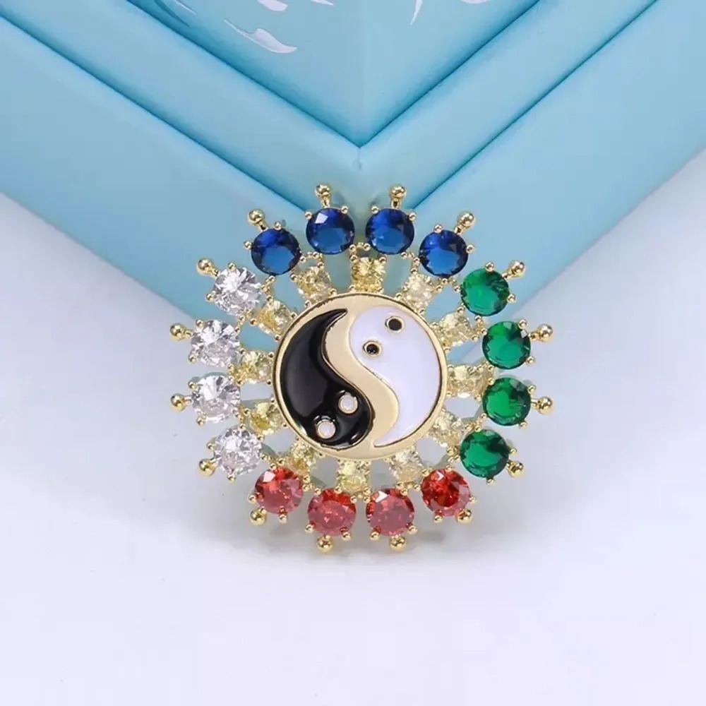 VQ Colorful Brooch - Picture 4 of 8